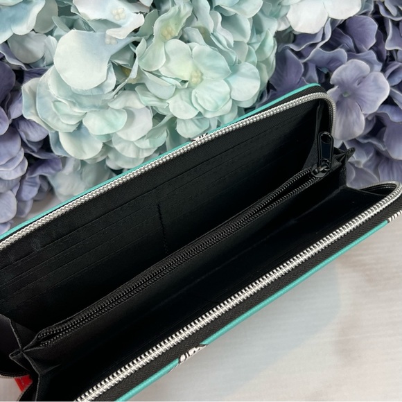 Peanuts Snoopy in Flight Clutch Wallet - Picture 6 of 14